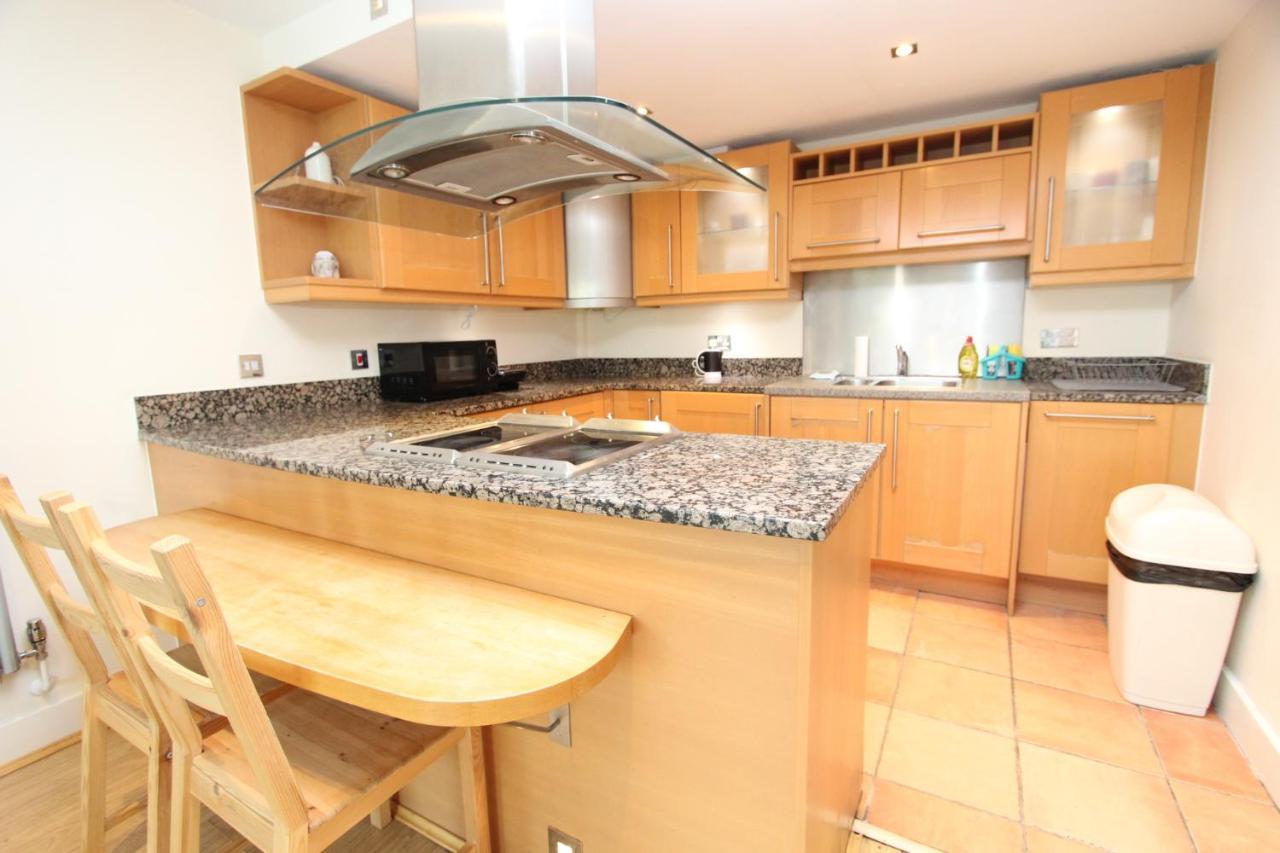 Lovely 2 Bedroom Apartment With Amazing Views In E14 London Eksteriør billede