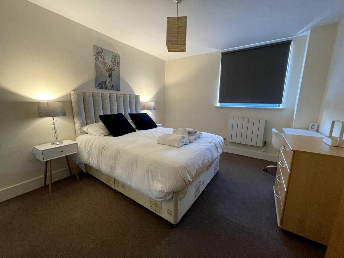 Lovely 2 Bedroom Apartment With Amazing Views In E14 London Eksteriør billede